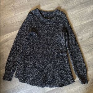 Athleta womens Black and Gray Knit Sweater size M